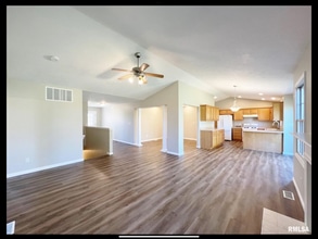 1919 English Oak in Washington, IL - Building Photo - Building Photo