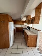 1045 S Stage Rd, Unit South Stage in Medford, OR - Building Photo - Building Photo