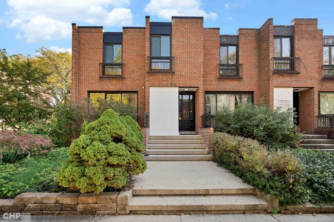 property at 5201 S Kimbark Ave