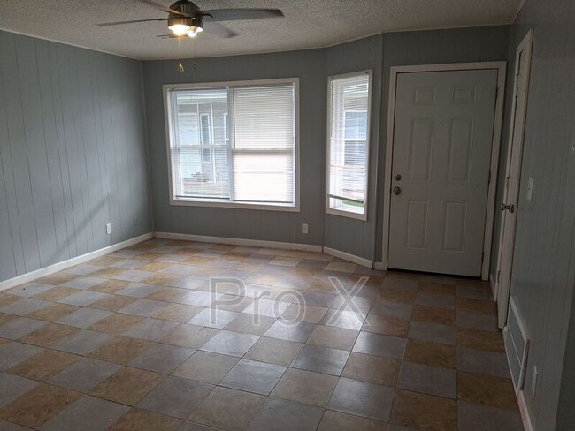 407 Park St in Springdale, AR - Building Photo - Building Photo