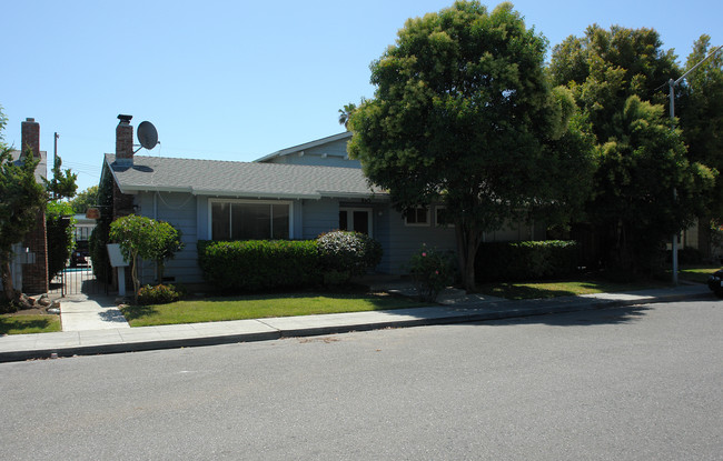 863 Gallatin Dr in Santa Clara, CA - Foto de edificio - Building Photo