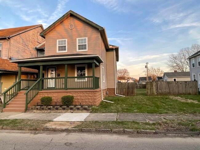 property at 332 E Lincoln St