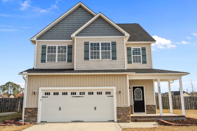 209 Trophy Ridge Dr in Richlands, NC - Building Photo - Building Photo