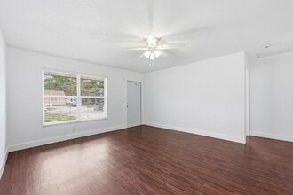 970 Kenbar St in Haines City, FL - Foto de edificio - Building Photo