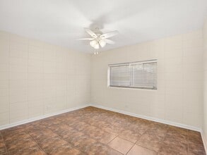 710 Iris St in Lake Charles, LA - Building Photo - Building Photo