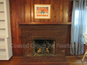 1537 E Ocean View Ave in Norfolk, VA - Building Photo - Building Photo