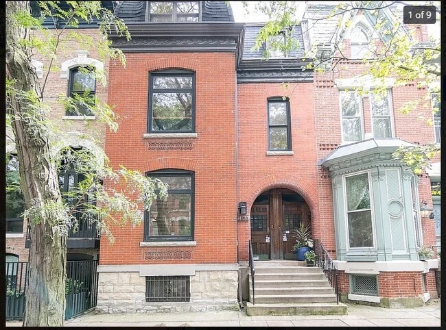 property at 2139 N Sedgwick St