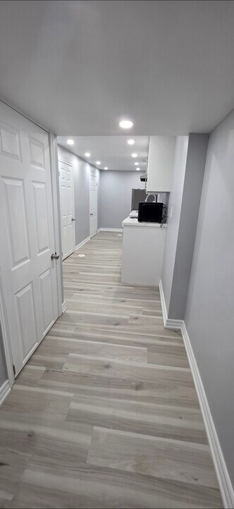 119 Burrows Hall Blvd in Toronto, ON - Building Photo