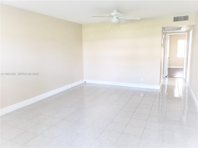 98 Fanshaw C in Boca Raton, FL - Foto de edificio - Building Photo