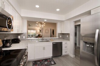 164 Desert Falls Dr E in Palm Desert, CA - Building Photo - Building Photo