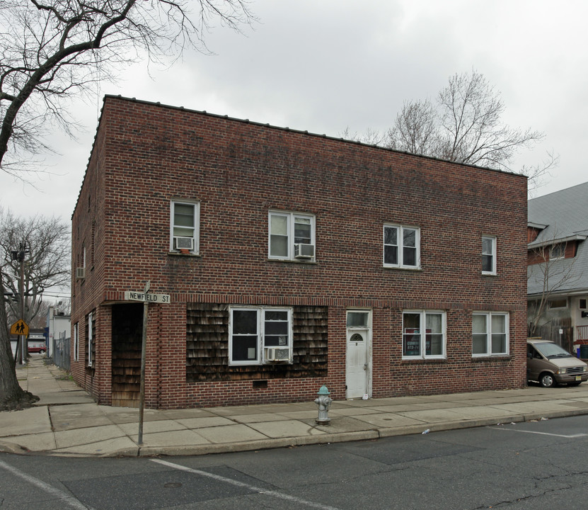 3 Newfield St in East Orange, NJ - Building Photo