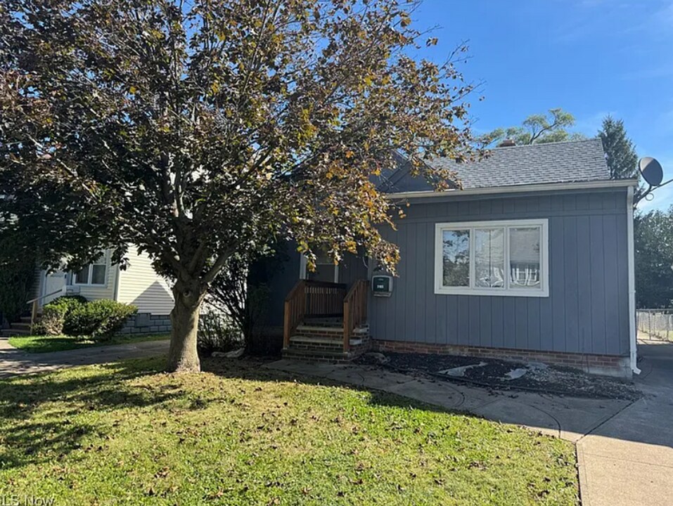 5185 Clement Ave in Maple Heights, OH - Building Photo