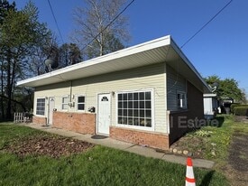 2350 Newton St in Akron, OH - Building Photo