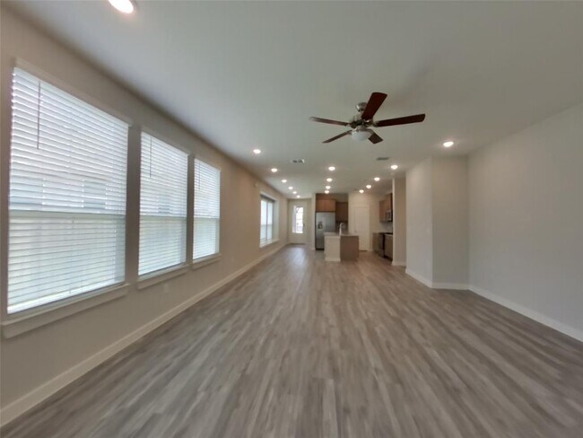 556 Raglands Rd in Leander, TX - Building Photo - Building Photo