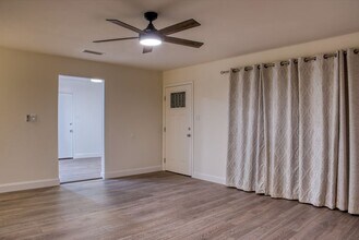 1009 E Alexander Ave in Merced, CA - Building Photo - Building Photo