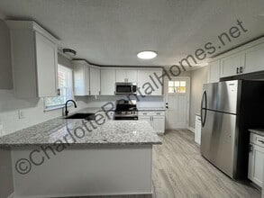 410 N Cherry St in Cherryville, NC - Building Photo - Building Photo