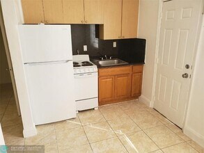 545 Michigan Ave in Miami Beach, FL - Building Photo - Building Photo