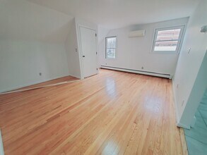 12 Houston Terrace in Stamford, CT - Building Photo - Building Photo