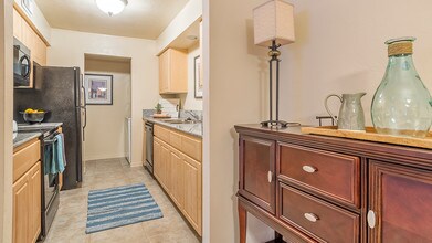 El Dorado Place in Tucson, AZ - Building Photo - Building Photo