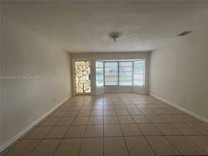 5225 Mayo St in Hollywood, FL - Building Photo - Building Photo