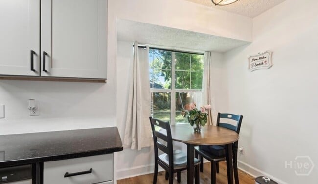 520 Falcon Dr in Richmond Hill, GA - Foto de edificio - Building Photo