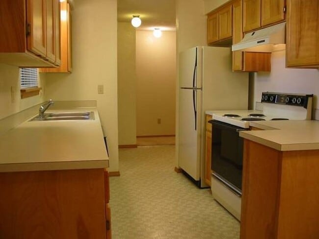property at 1487 Woodside Ct SE