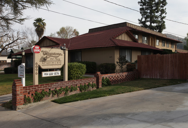 Claystone Del Plaza Apartments in Riverside, CA - Building Photo - Building Photo