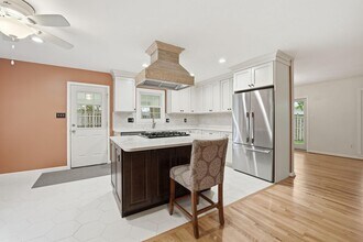 4804 King Richard Dr in Annandale, VA - Foto de edificio - Building Photo