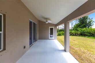 2730 Parasol Ln in North Port, FL - Building Photo - Building Photo