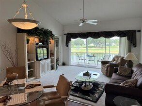 6632 Pineview Terrace in Bradenton, FL - Building Photo - Building Photo