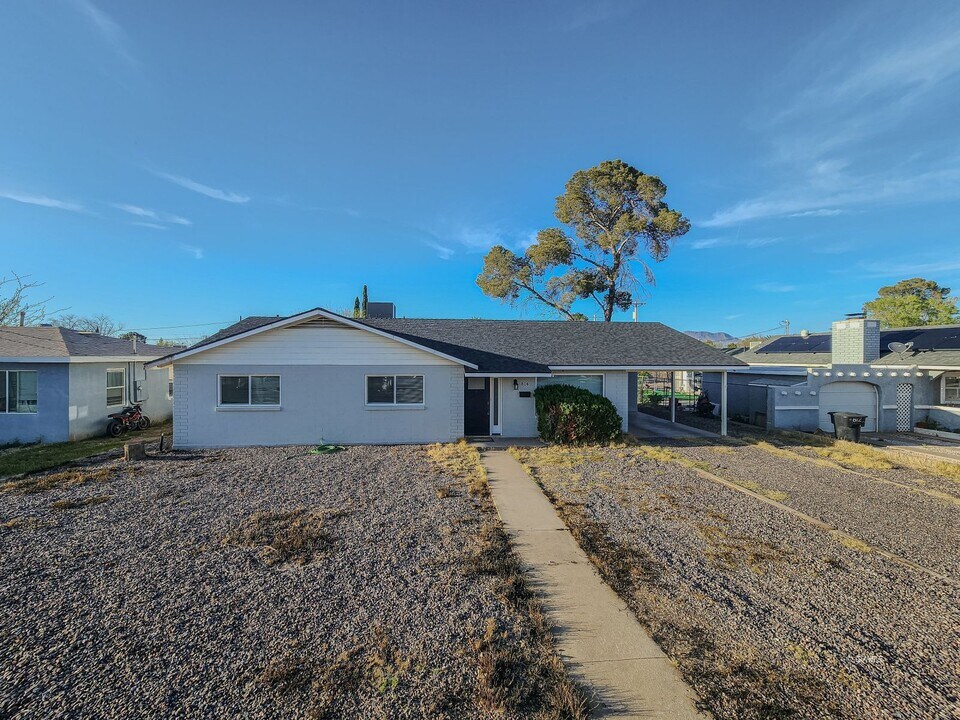 814 W 10th St in Safford, AZ - Building Photo