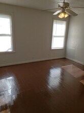 221 Tutt Ave, Unit 221 Tutt in Taft, TX - Foto de edificio - Building Photo
