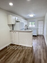 3539 Roosevelt St in Carlsbad, CA - Foto de edificio - Building Photo