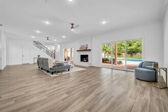 11314 Williamsburg in Houston, TX - Building Photo - Building Photo