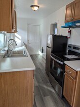 241 E Main St in Klamath Falls, OR - Foto de edificio - Building Photo