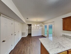 7400 E Winchester Dr in Nashville, TN - Building Photo - Building Photo