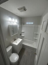 2452 24th St in Cuyahoga Falls, OH - Building Photo - Building Photo