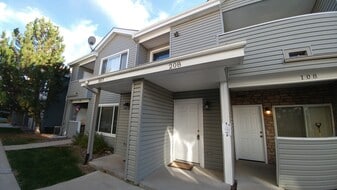 18493 E Kepner Pl, Unit 208 in Aurora, CO - Building Photo