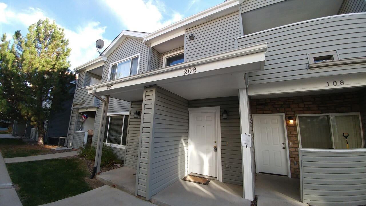 18493 E Kepner Pl, Unit 208 in Aurora, CO - Building Photo