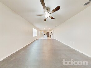 4447 Blue Rock Dr in Sanford, FL - Foto de edificio - Building Photo