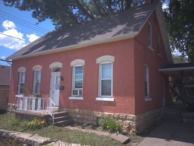 property at 621 E 24th St