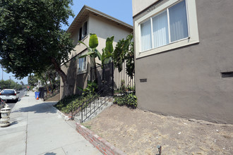 4555 1st St in Los Angeles, CA - Building Photo - Building Photo