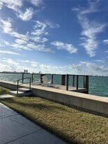 1990 Bay Dr in Miami Beach, FL - Building Photo
