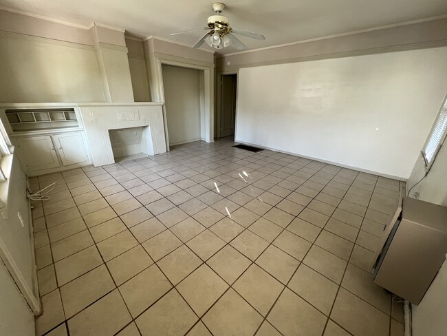 392 N Mentor Ave, Unit 392