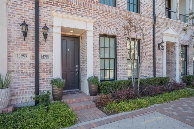 14985 Oak St in Addison, TX - Building Photo