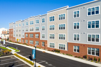 Poplar Square Apartments in Glassboro, NJ - Building Photo - Building Photo