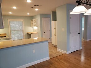 2002 Voltaire Dr in Austin, TX - Building Photo - Building Photo