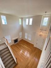 1042 Tulloch Dr in Tracy, CA - Foto de edificio - Building Photo