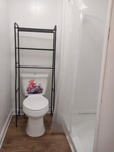 712 Old Roane St in Harriman, TN - Foto de edificio - Building Photo