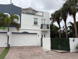 732 NE 15th Ave in Fort Lauderdale, FL - Building Photo